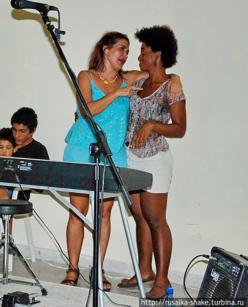 Случайное приобщение в музее Национальной музыки Гавана, Куба