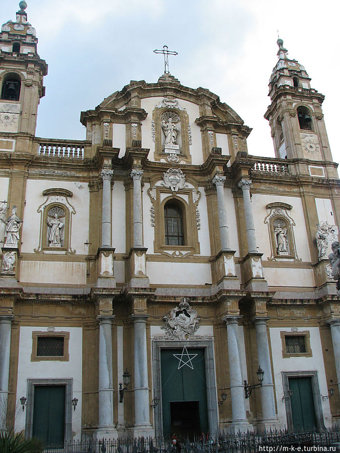 Площадь и церковь Святого Доминика Палермо, Италия