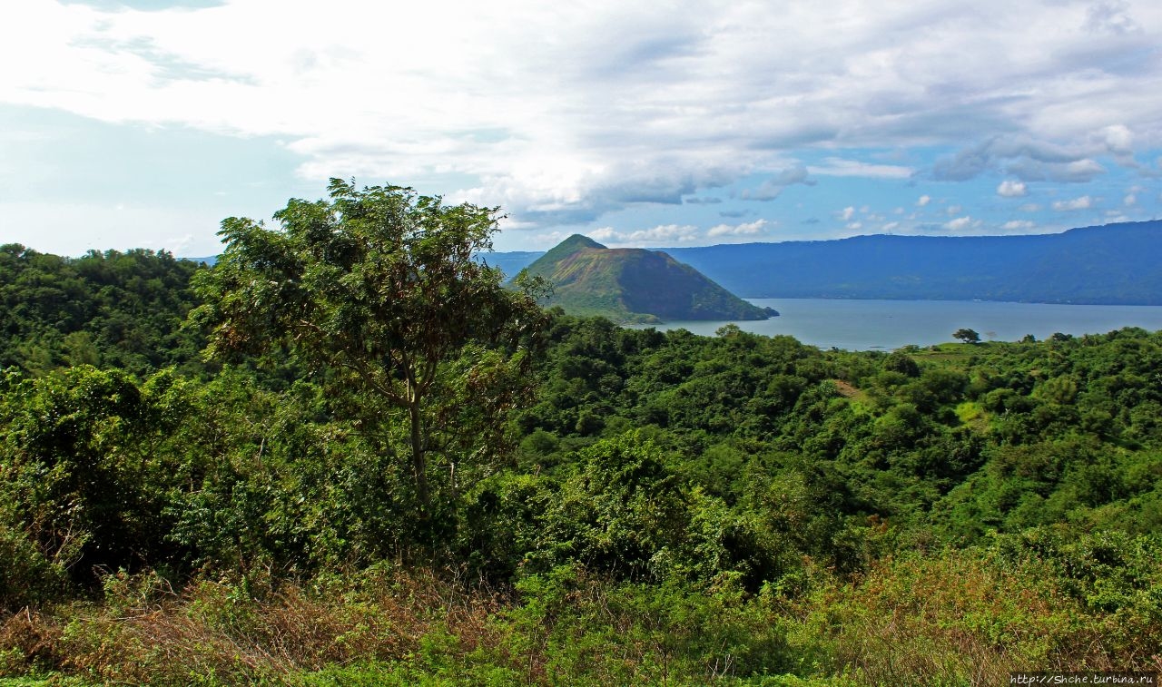 Тропа на вулкан Тааль Вулканический остров Тааль, Филиппины