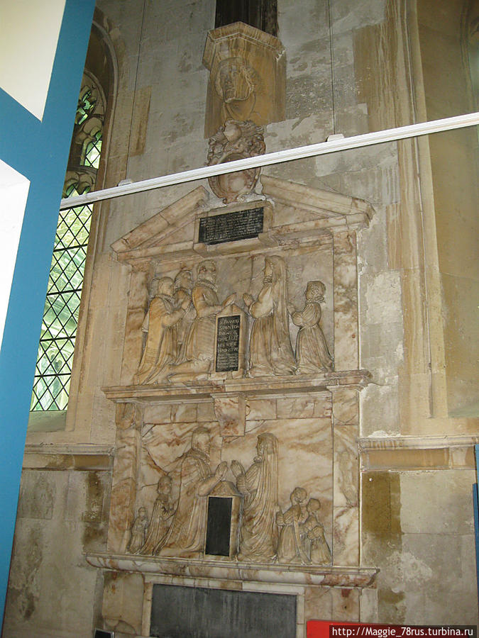 Фамильный склеп Стаунтонов в старой церкви св. Марии Бедфорд, Великобритания