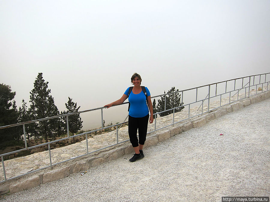 Вслед за Моисеем Гора Нево́ (710м), Иордания
