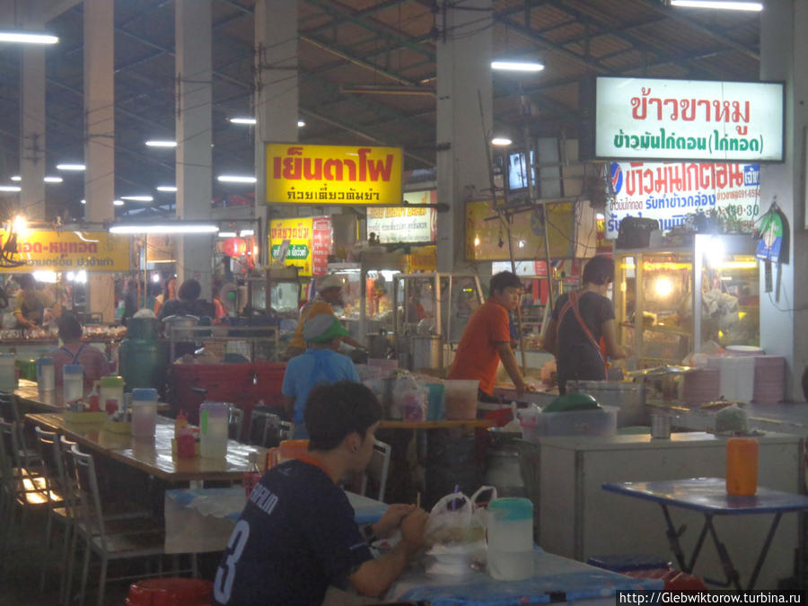 Night Market Бурирам, Таиланд