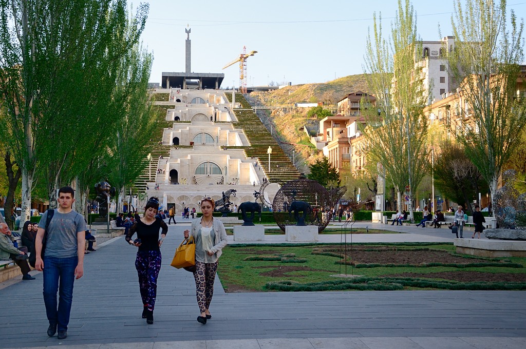 Ж Ереван, Армения