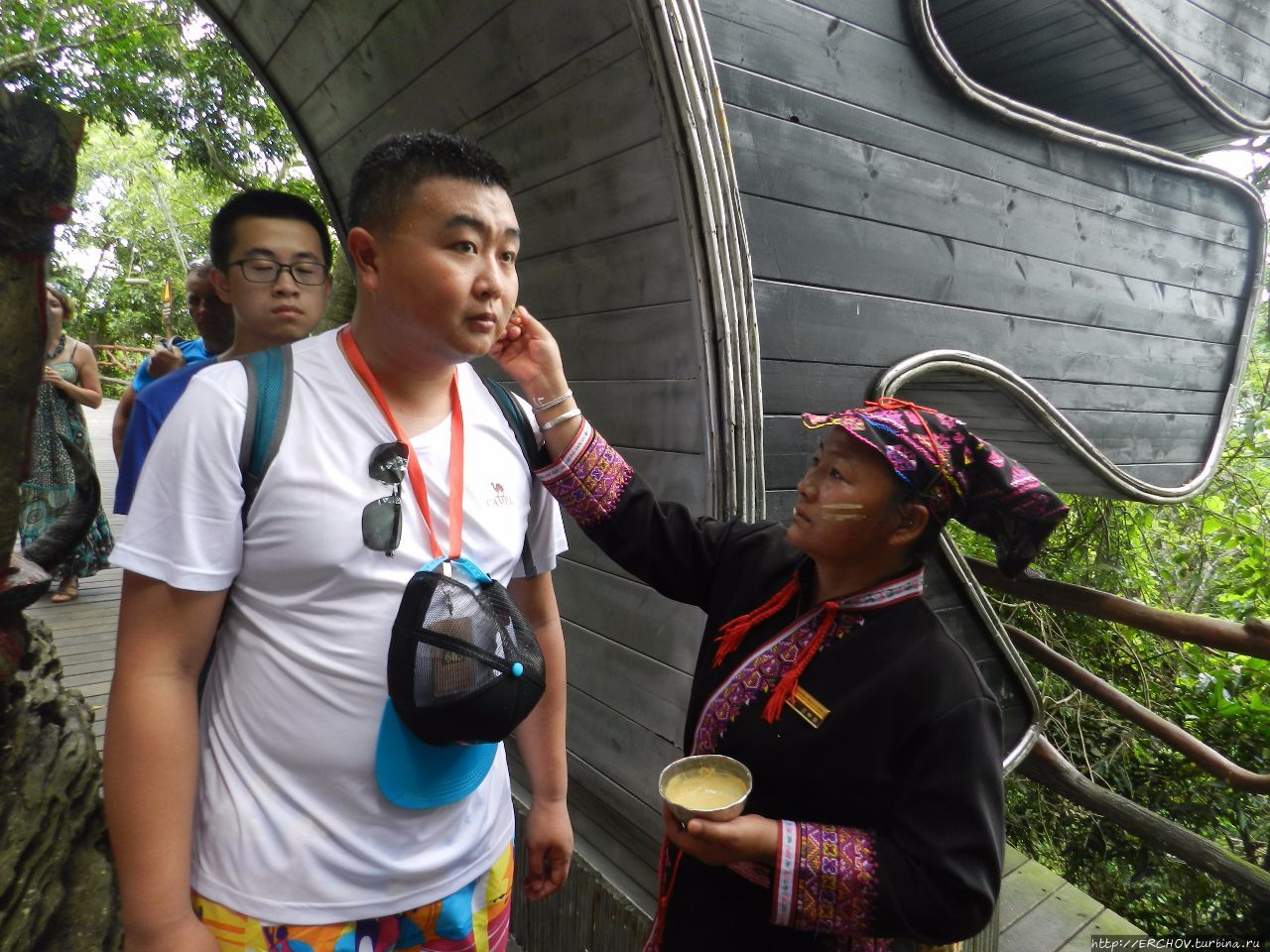 Экскурсия в этнографическую деревню. Ч — 2. Народность Мяо Провинция Хайнань, Китай