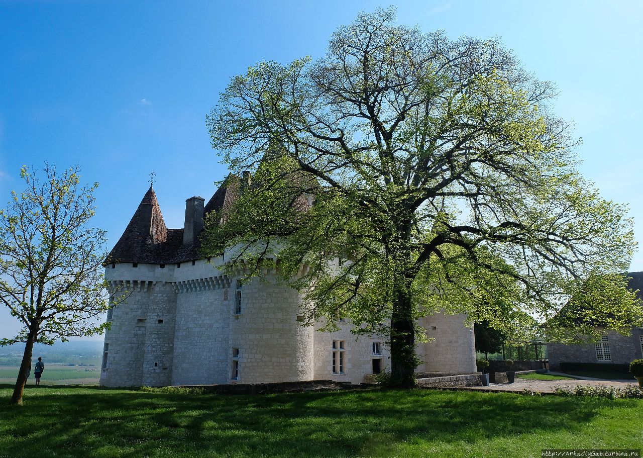 Замок Монбазийак Монбазийак, Франция