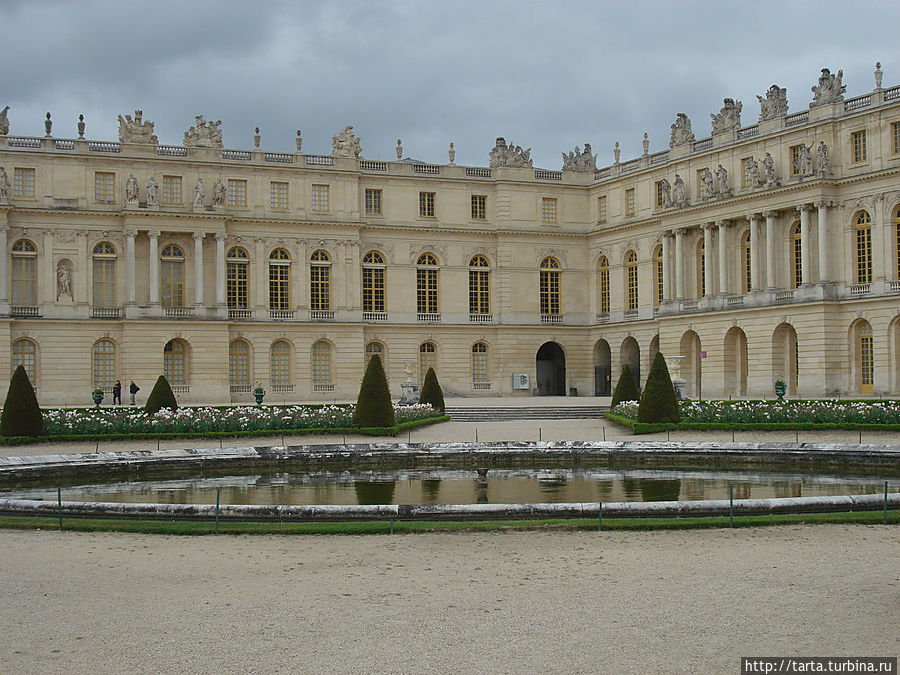 Как бы чудесно смотрелся Версаль сквозь брызги струй из фонтанов!.. Версаль, Франция