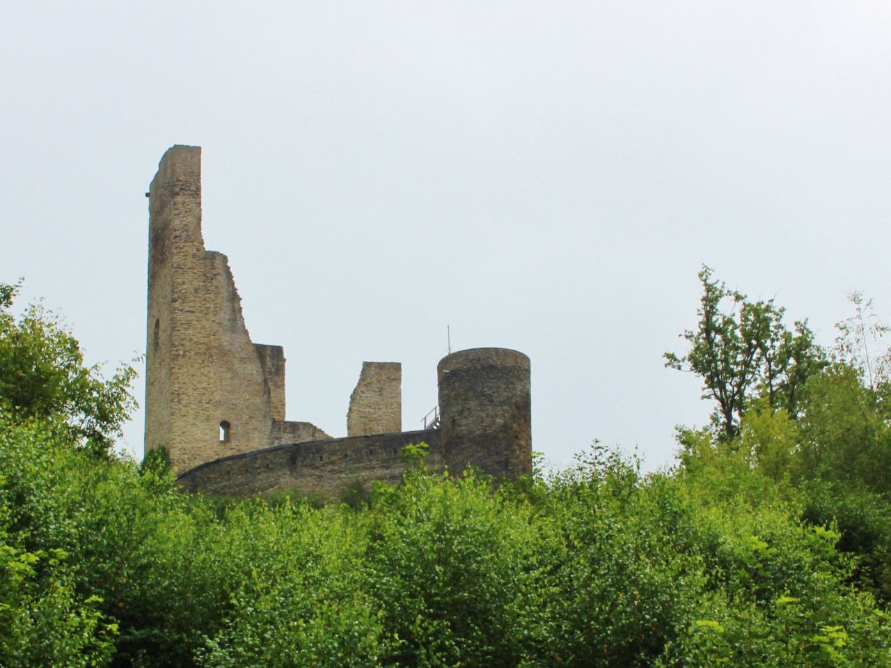 Развалины замка Райхенштайн Пудербах, Германия