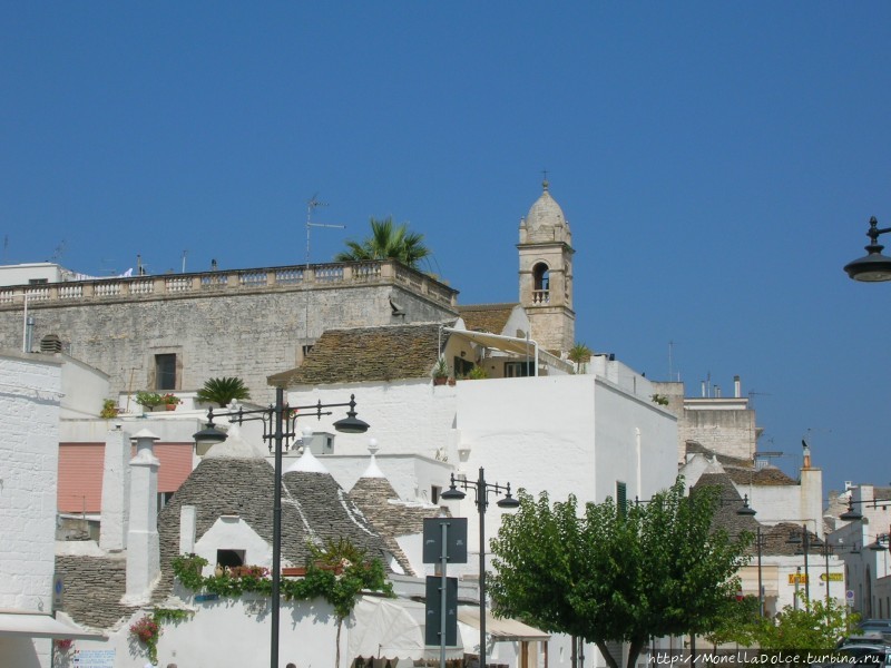 Исторический центр города  Alberobello (UNESCO ) Альберобелло, Италия