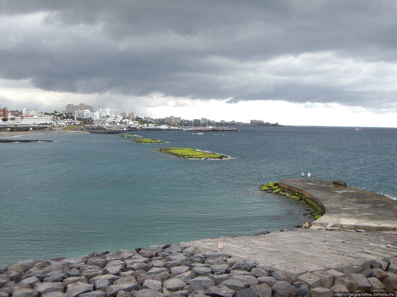 плавательная зона в океане для отдыхающих Остров Тенерифе, Испания