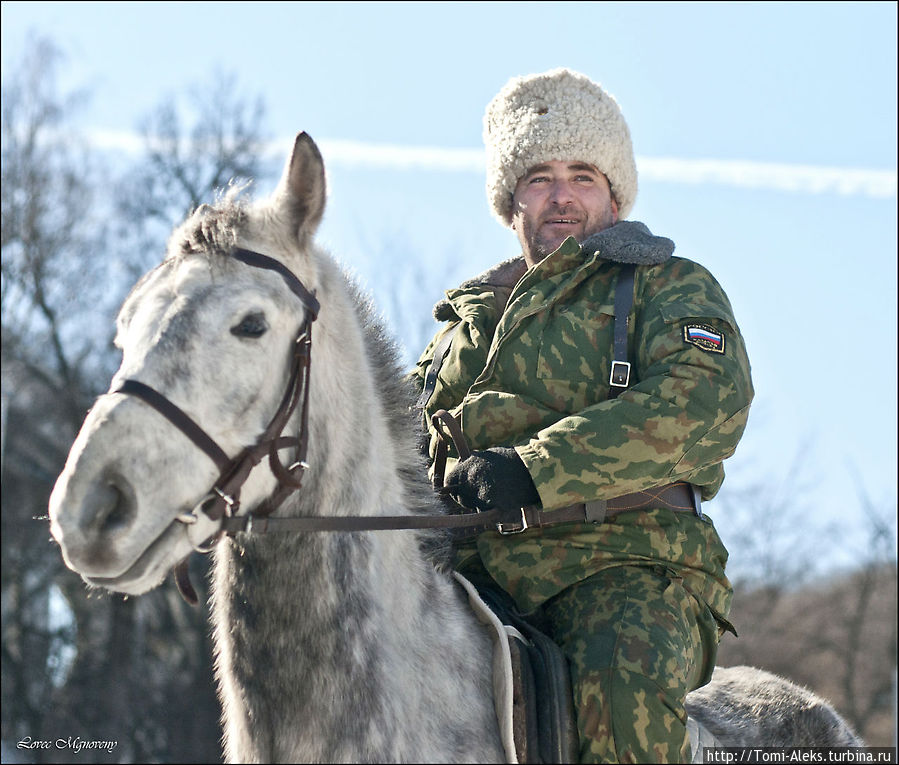 Терпи казак — атаманом будешь. Атаманом громада крепка. Без атамана казак сирота.
* Воронеж, Россия