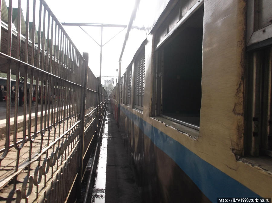 К Мандалаю из Рангуна мчат колесные суда Мьянма