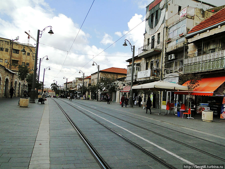 Яффа-стрит — главная торговая улица Иерусалима. Иерусалим, Израиль