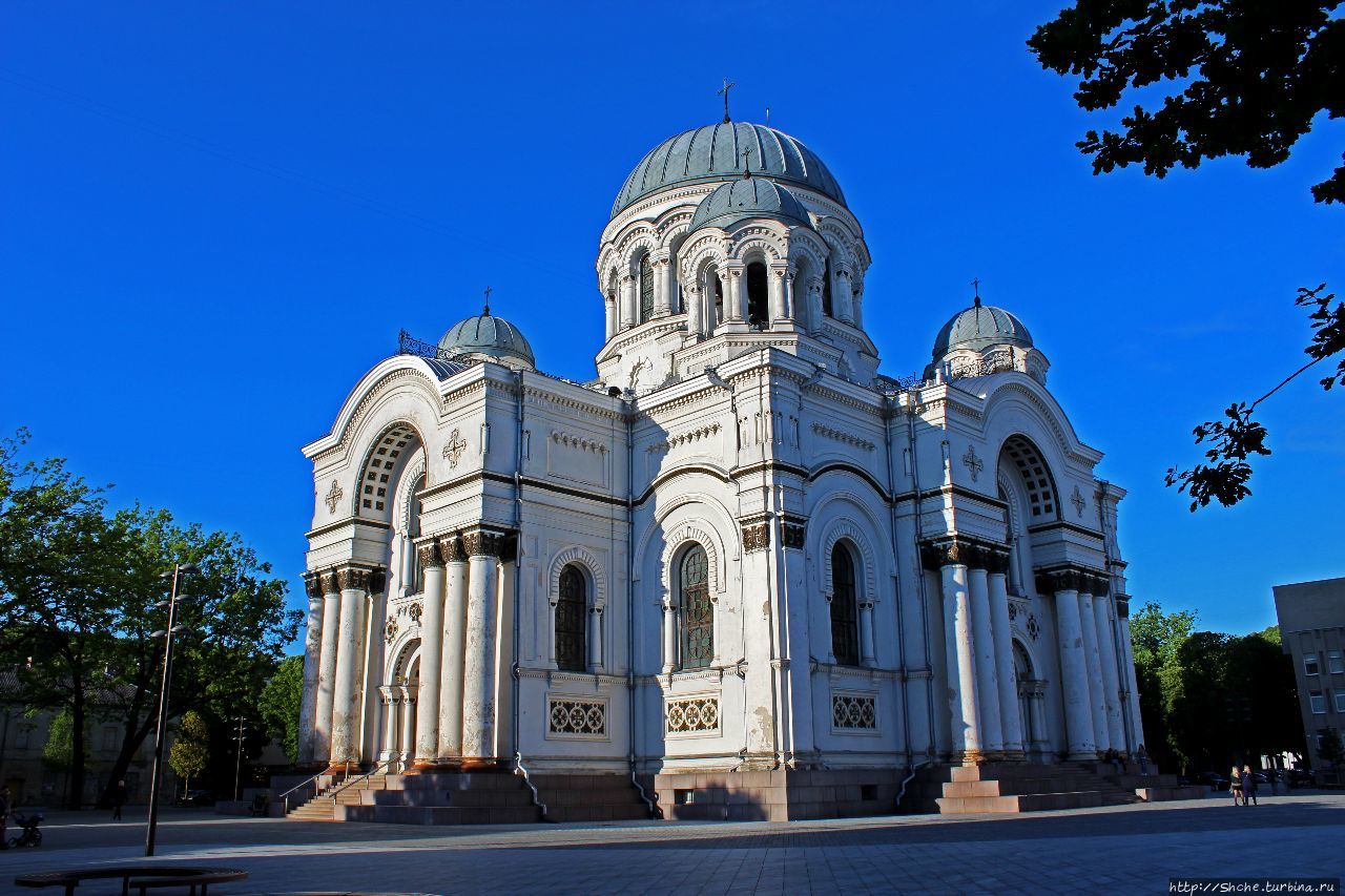 Собор Святого Михаила Архангела в центре Каунаса