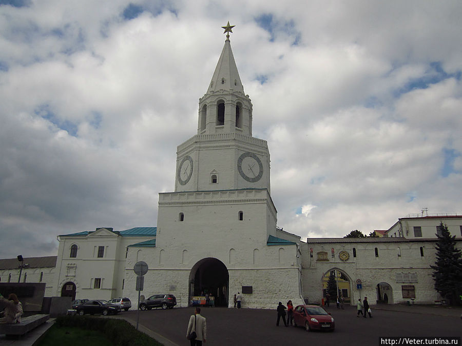 На входе в Кремль. Казань, Россия