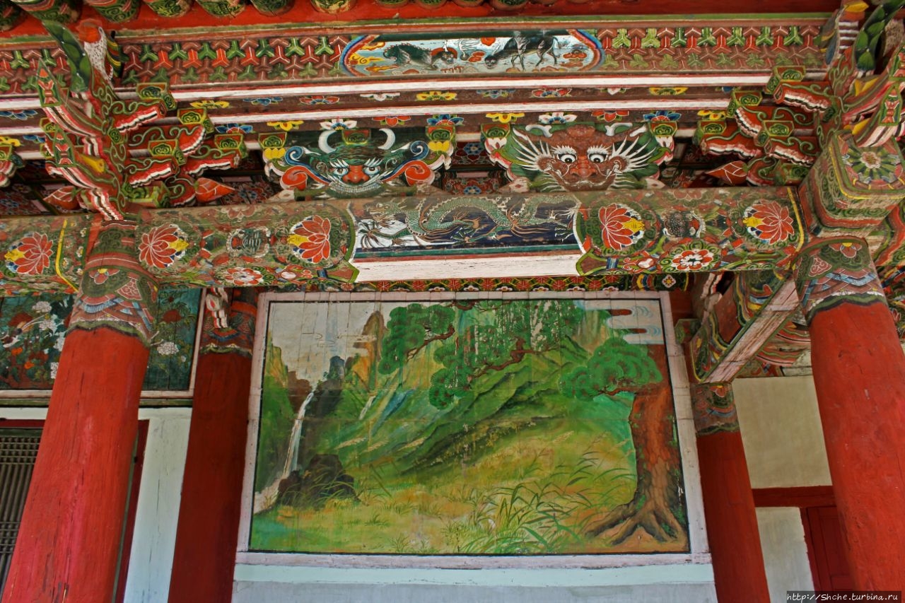 Росписи Кванымджона - старейшего храма комплекса Похион-са