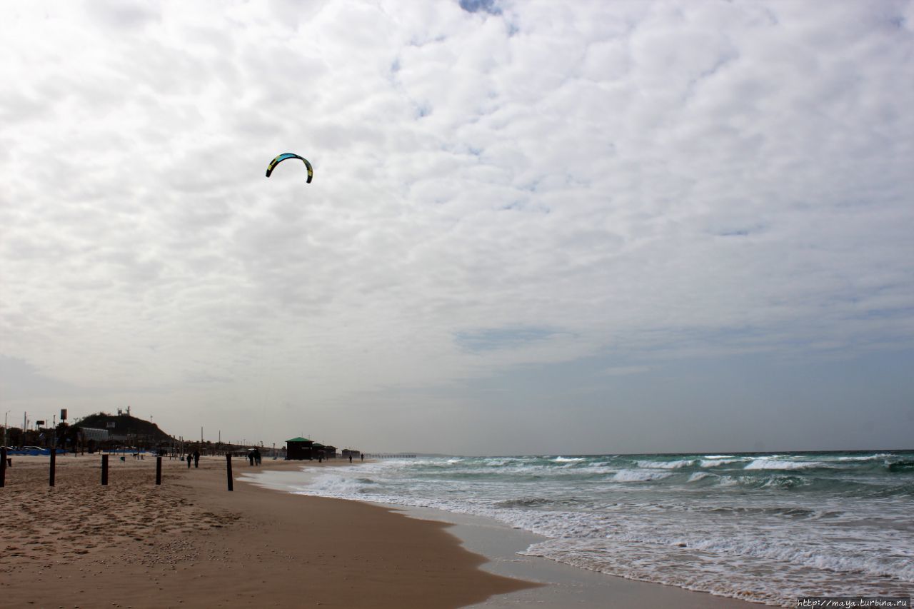 Бат Ям, зима и море Бат-Ям, Израиль