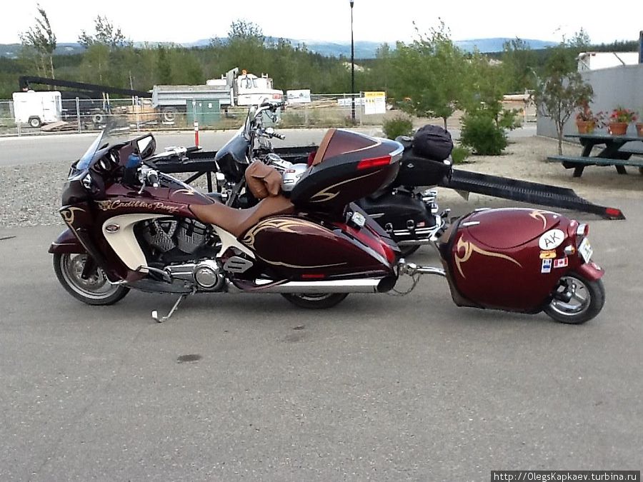 Мотоциклистов — тьма!!! Все прутся на Северные территории и Аляску Уайтхорс, Канада