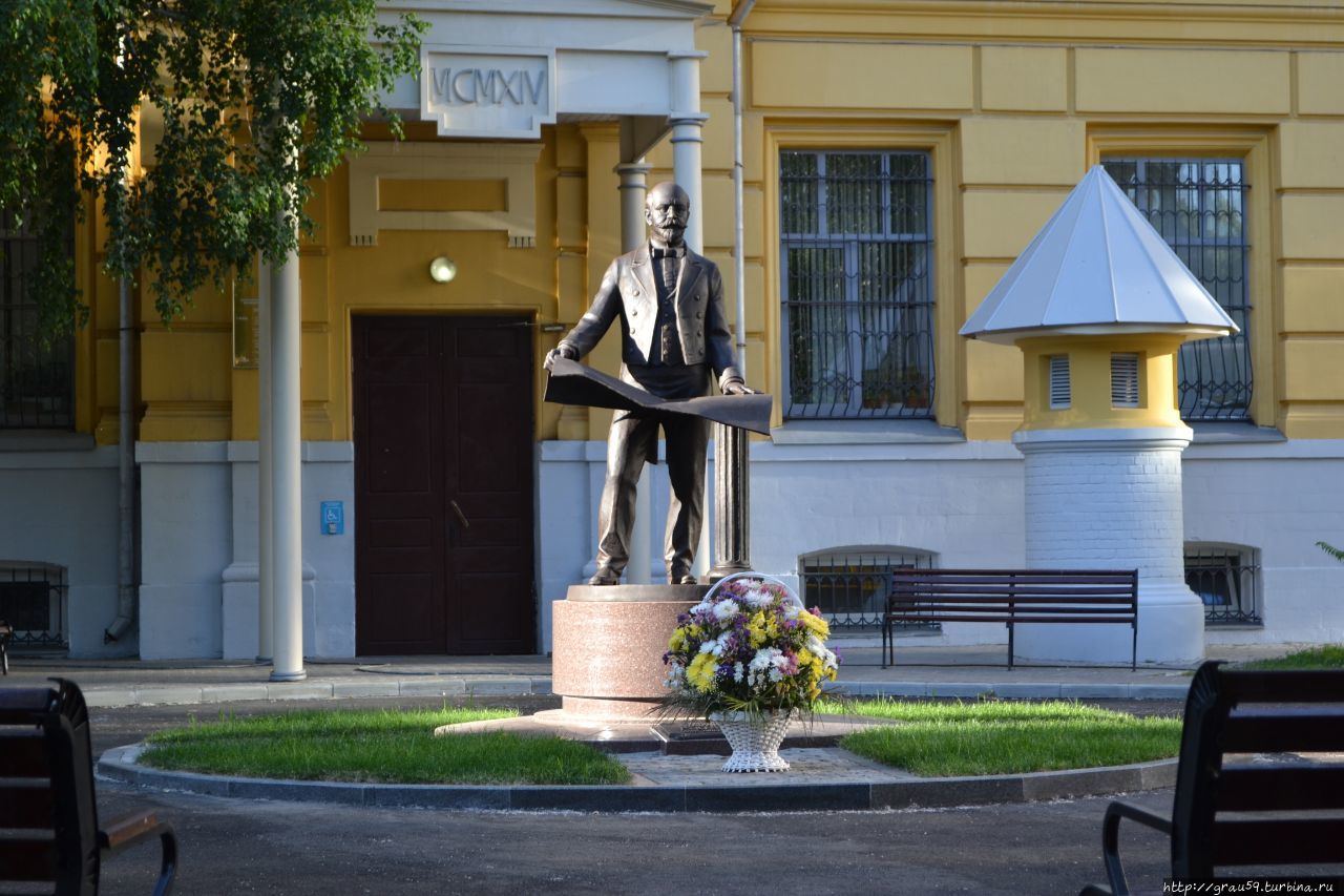 Памятник Карлу Людвиговичу Мюфке Саратов, Россия