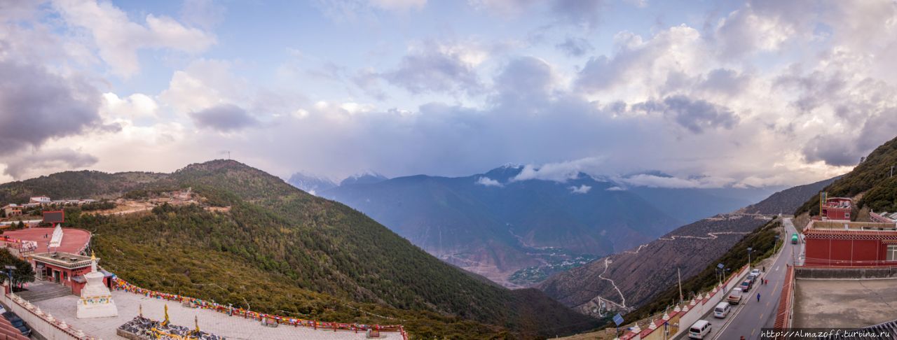 Открытие этого года — деревня Юбенг в горах Кава Карпо Юбенг, Китай
