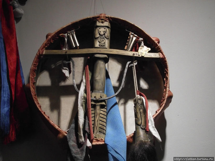 Шаманский бубен (из музея в Кызыле)
