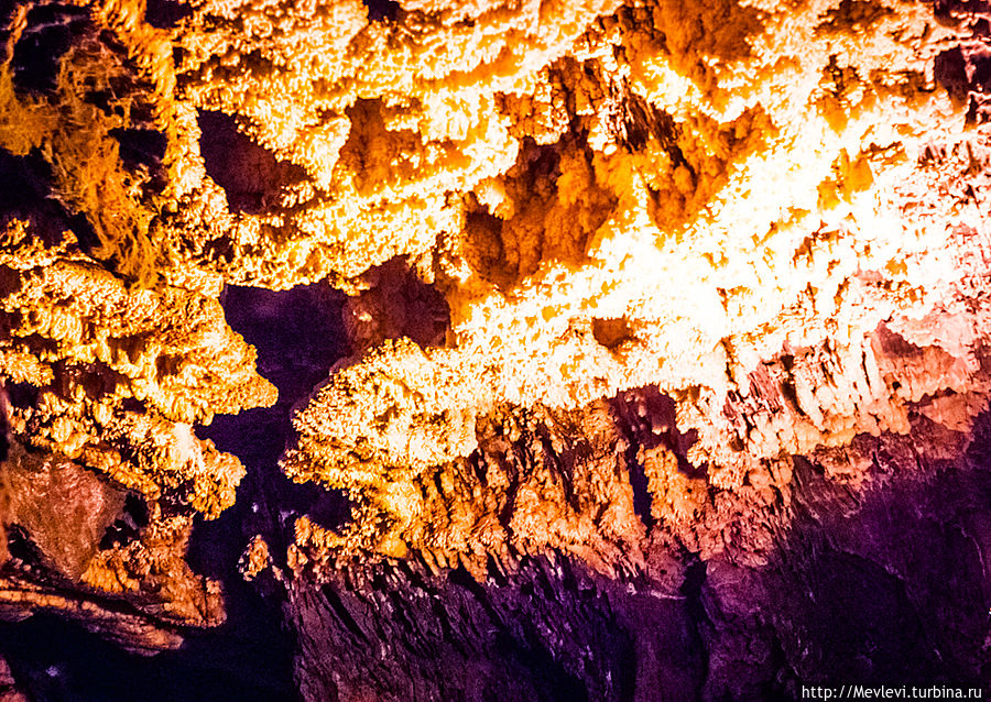 Иран: Пещера Али-Садр Иран