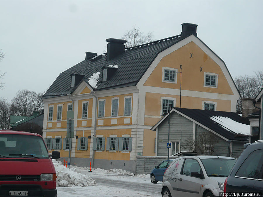 здание Духовного капитула-здание гимназии Порвоо, Финляндия