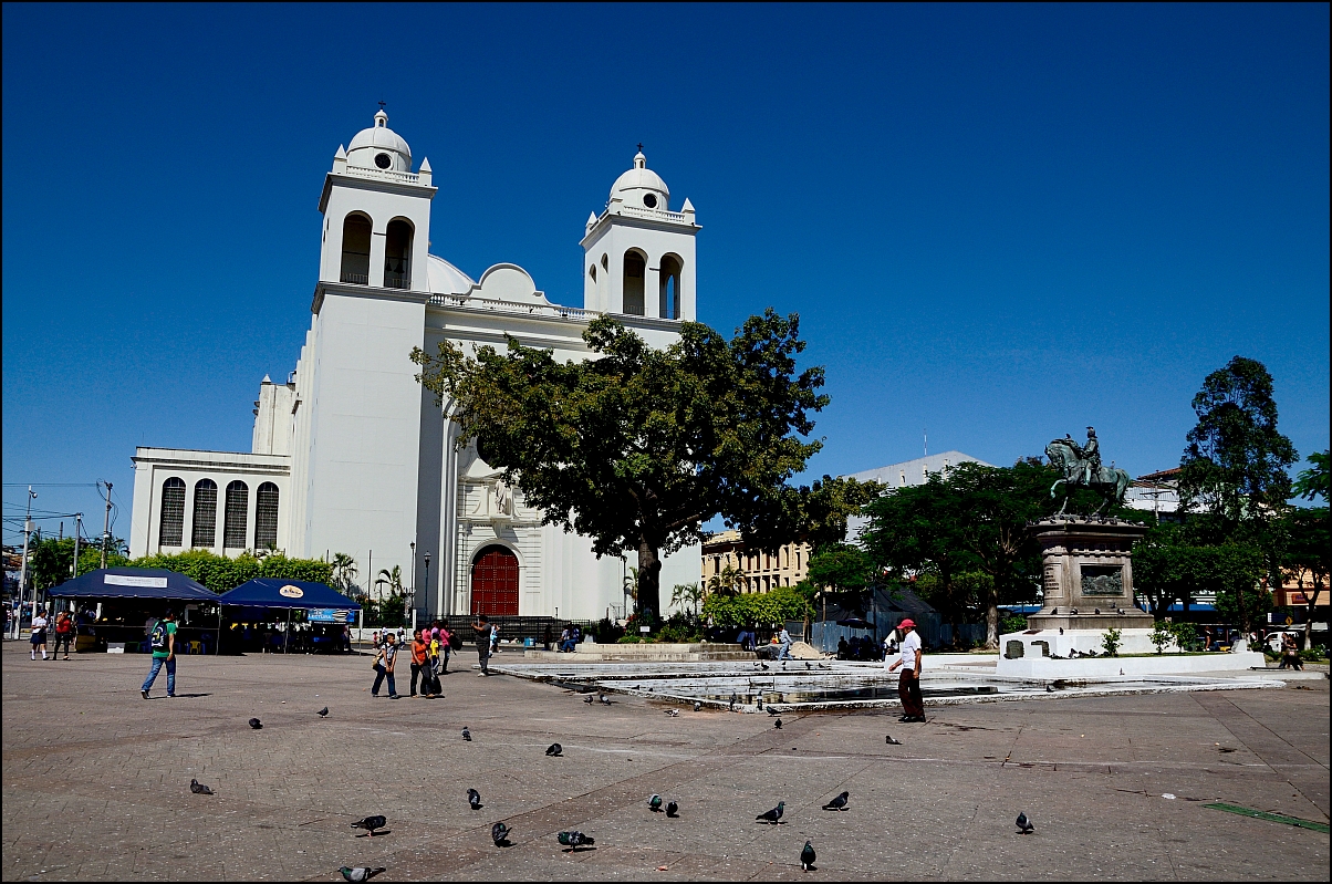 Памятник президенту Херардо Барриосу Сан-Сальвадор, Сальвадор