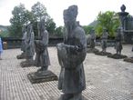 Хюэ. Гробница  императора Кхай Диня. Фигуры  воинов