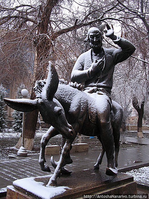 Памятник Ходже Насреддину Узбекистан