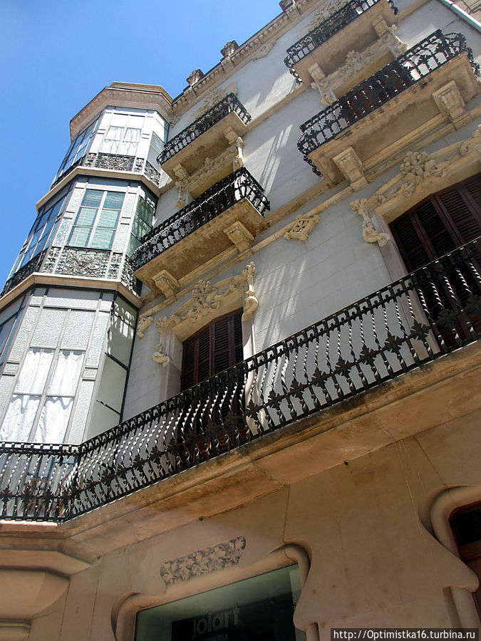 Реус. По пути к остановке автобуса. Наша ошибка Реус, Испания