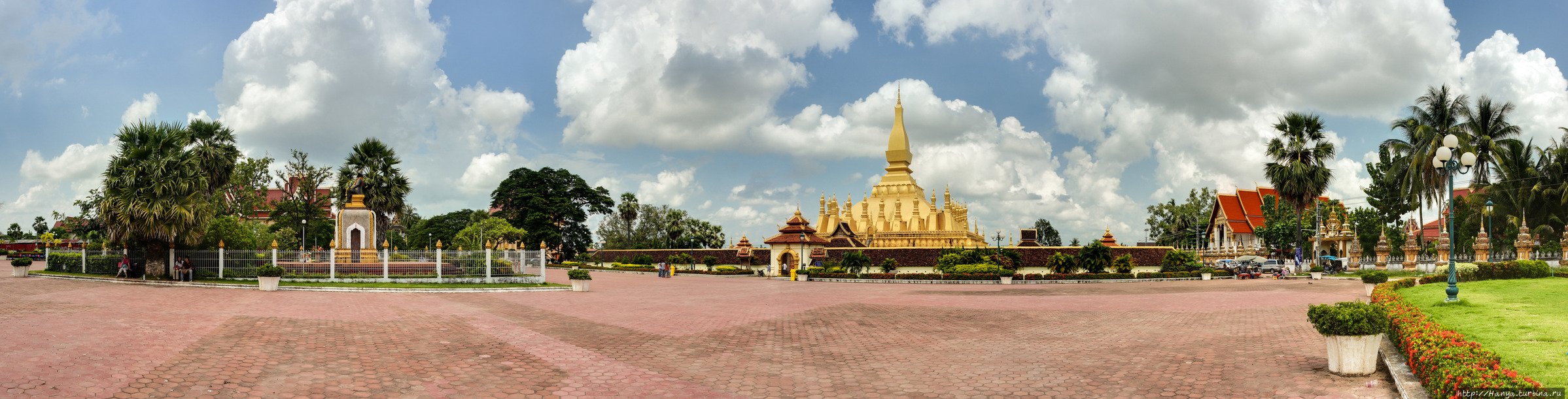 Ват Тхат Луанг. Фото из интернета Вьентьян, Лаос