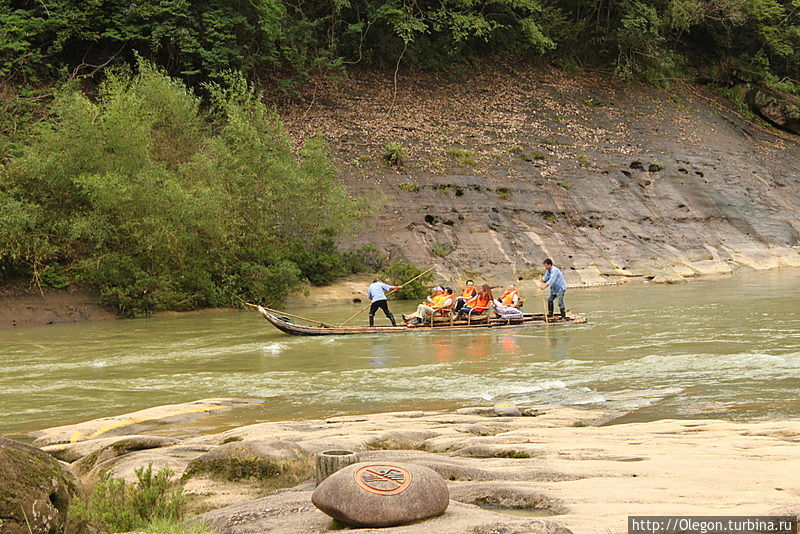 Вдоль реки Девяти Изгибов и по водопадам Уишаня Уишань, Китай