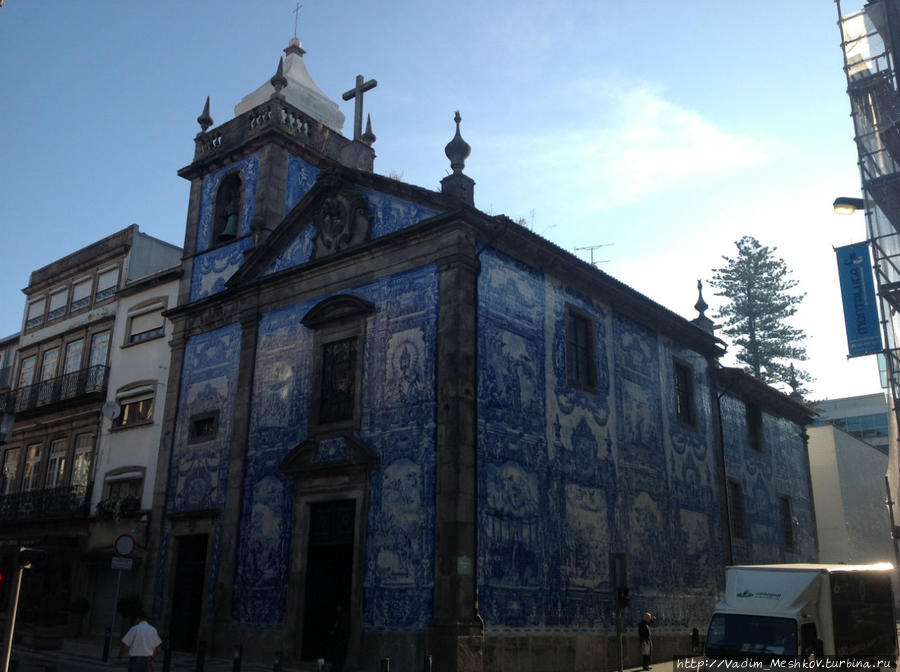 Соборы в Порту украшены кафельной плиткой. Порту, Португалия