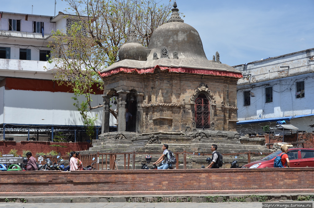 Храм Kotilingeshwar Mahadev Temple. Из интернета Катманду, Непал