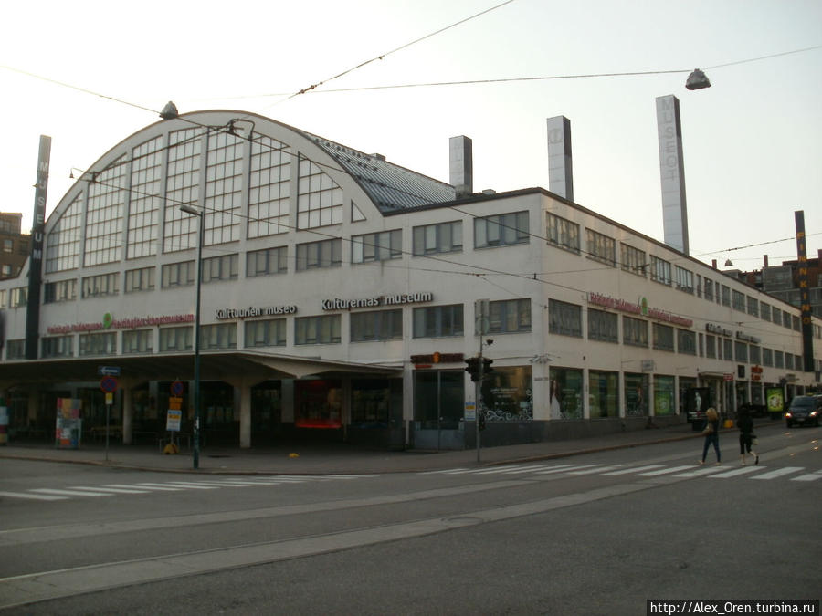 Это здание, похожее на какой-то завод, является музеем. Хельсинки, Финляндия