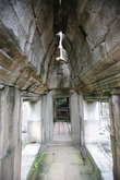 Храм Бапуон. Галерея второго уровня. Фото из интернета