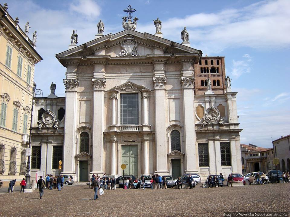 Кафедральный собор св. Петра (Дуомо) Мантуя, Италия