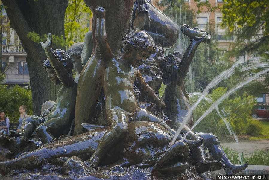 Фонтаны у Латвийской Оперы Рига, Латвия