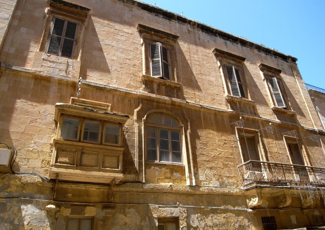 Город Valletta: улица Святой Урсулы (St.Ursula street) Валлетта, Мальта