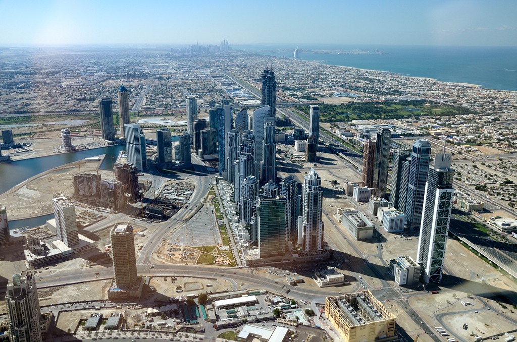 Самый высокий небоскреб как символ шальных денег Дубай, ОАЭ
