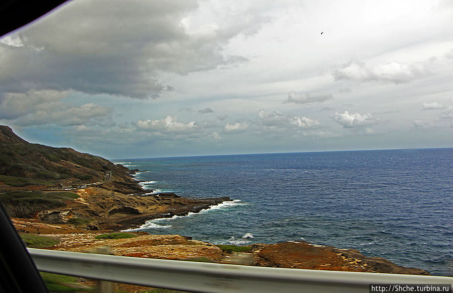 дорога 72 проходит прямо вдоль южного берега Оаху Остров Оаху, CША