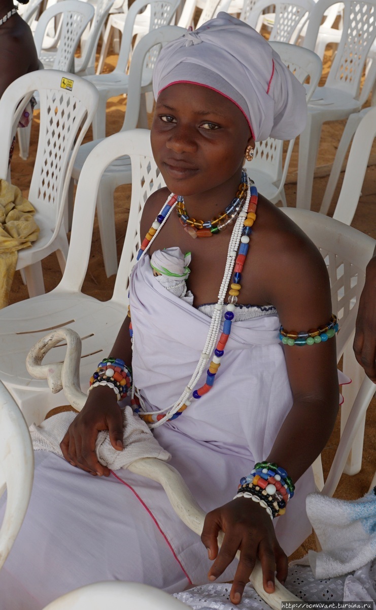 Молодая служительница Гранд-Попо, Бенин