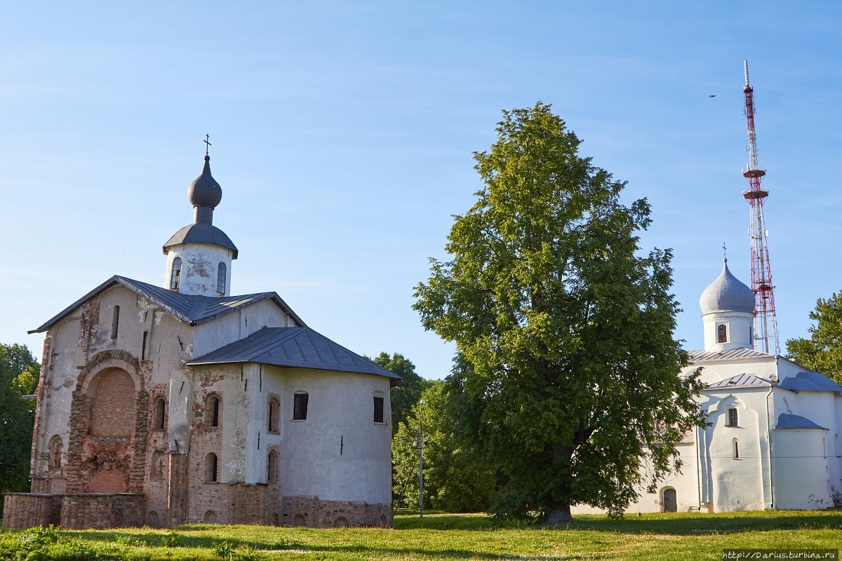 Храм параскевы пятницы. Церковь Параскевы пятницы на торгу 1207. Церковь Прасковьи пятницы Великий Новгород. Церковь Параскевы пятницы Смоленск. Церковь Святой Параскевы на торгу 1207 Новгород.