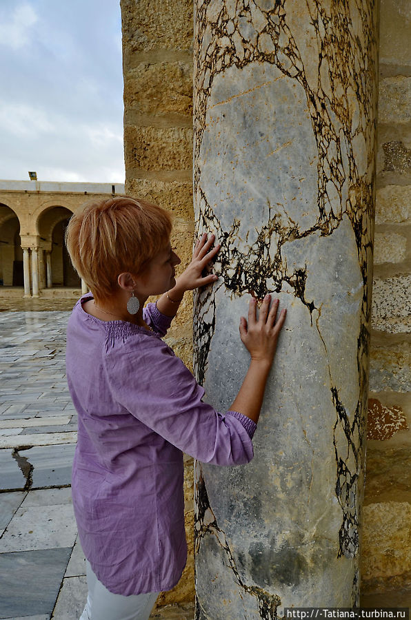 колонны толи из Рима, толи из Византии или из Карфагена... но красивые.