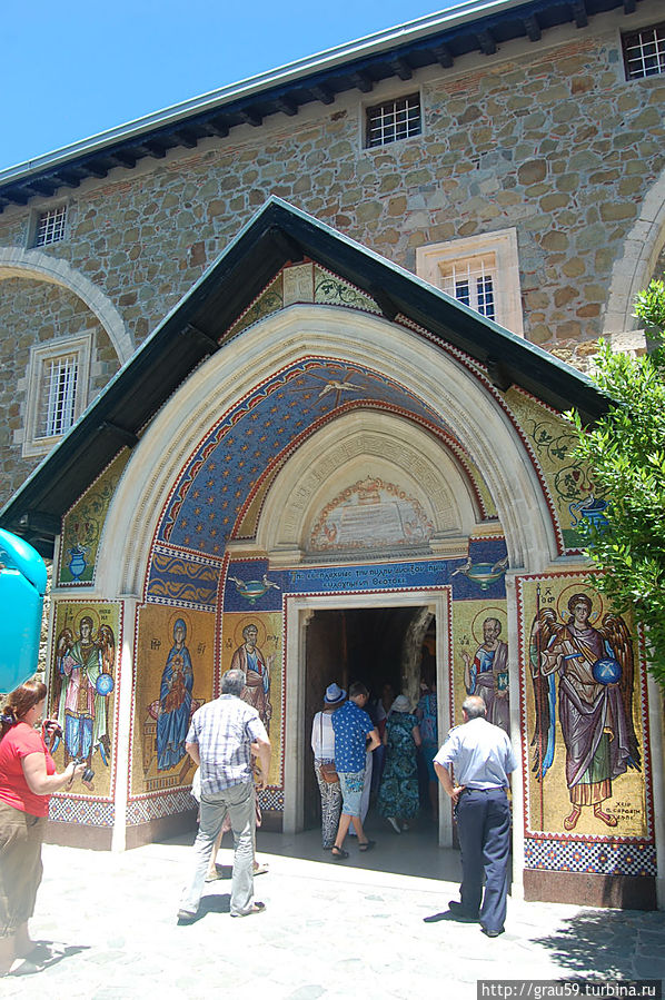 Самый известный и богатый монастырь Кипра Киккос монастырь, Кипр