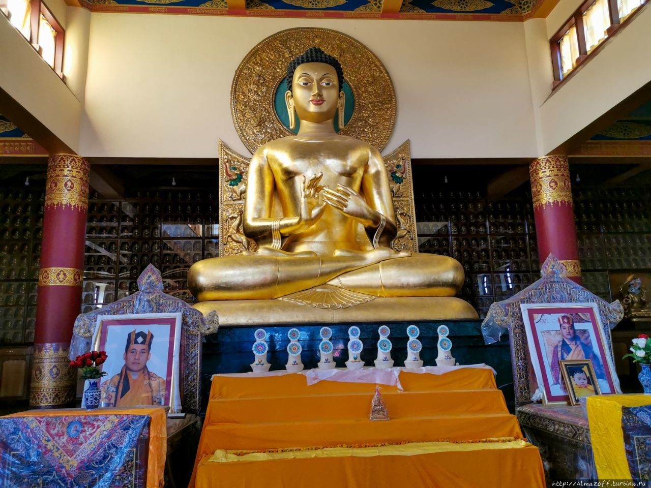Буддийский институт Шарминуб Катманду, Непал