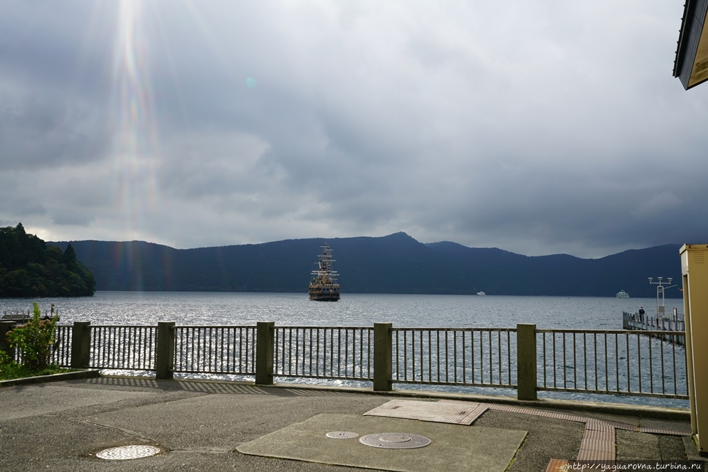 Озеро Аси. Хаконэ, Япония