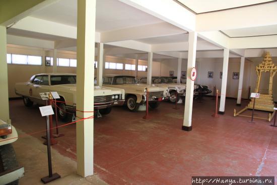 Дворцовый музей. Гараж. Фото из интернета Дворцовый музей. Гараж. Фото из интернета