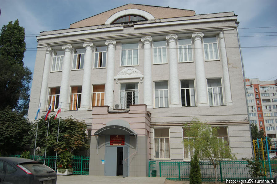 Школа-дворец Саратов, Россия
