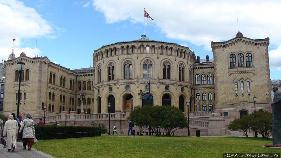 Здание норвежского парламента Норвегия